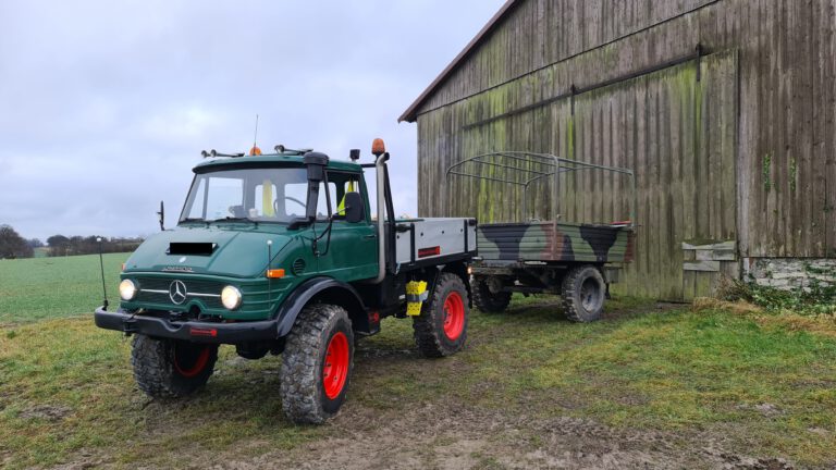 Anhänger für den Unimog abgeholt